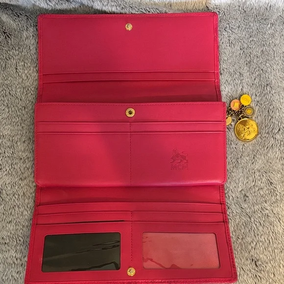 Authentic Vintage MCM Fuchsia Continental Wallet with Gold Accents and COA - Picture 4 of 16